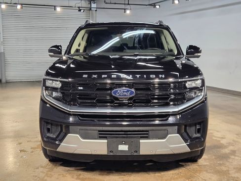 Used 2025 Ford Expedition Platinum AWD/4WD image 2