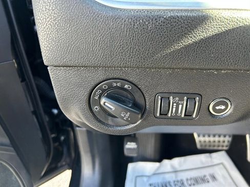 Used 2019 Dodge Charger R/T RWD image 13