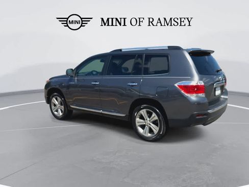 Used 2011 Toyota Highlander Limited w/ Tow Pkg AWD/4WD image 6
