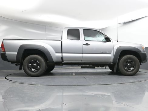 Used 2014 Toyota Tacoma Base image 22