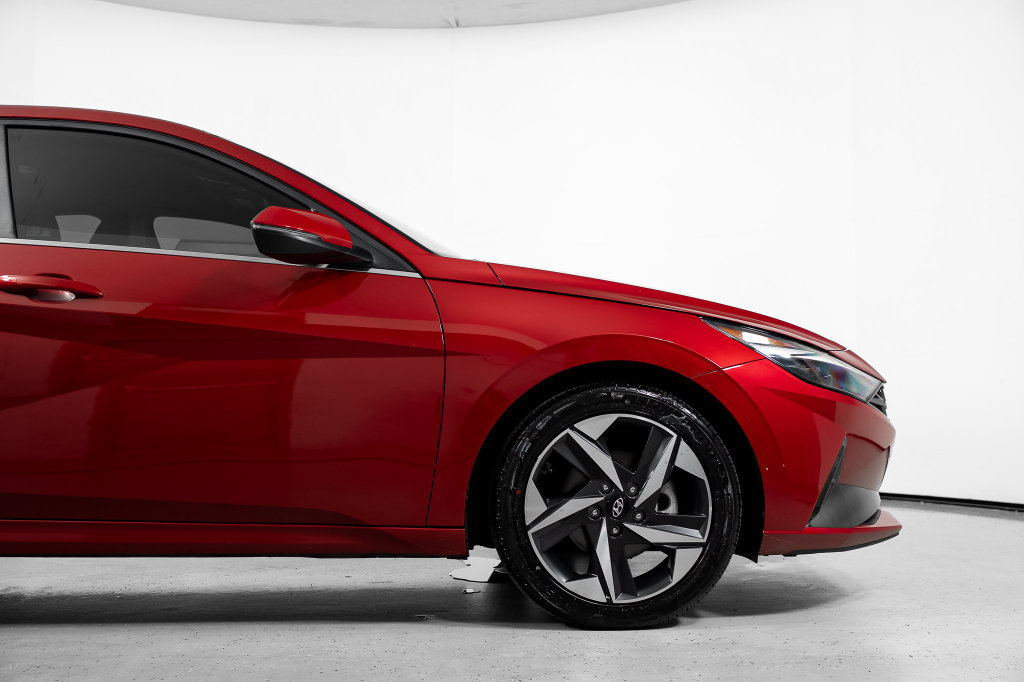 Certified 2023 Hyundai Elantra Limited w/ Cargo Package FWD image 4