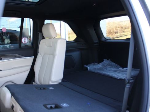 New 2026 Jeep Grand Cherokee Limited AWD/4WD image 34