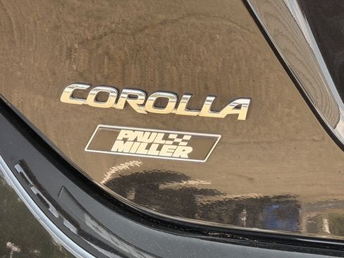 Used 2018 Toyota Corolla SE w/ Carpet Mat Package (TMS) FWD image 28