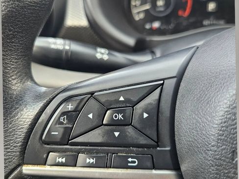 Used 2022 Nissan Kicks SV FWD image 16