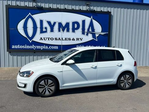 Used 2016 Volkswagen e-Golf SE w/ DC Fast Charging Package FWD image 1