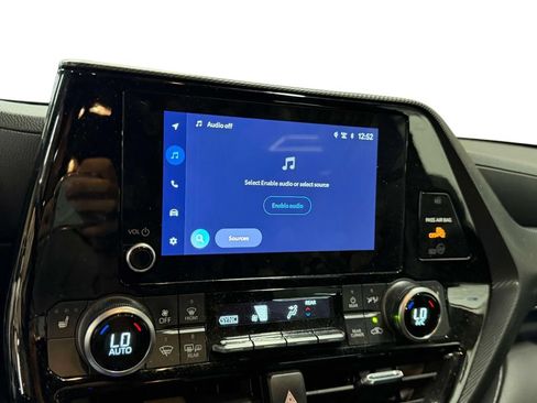 Used 2023 Toyota Highlander XSE AWD/4WD image 40