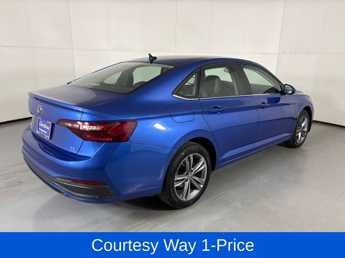 Used 2024 Volkswagen Jetta SE FWD image 10