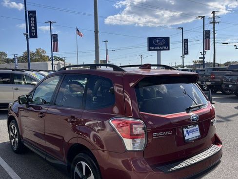 Used 2017 Subaru Forester 2.5i Premium image 5