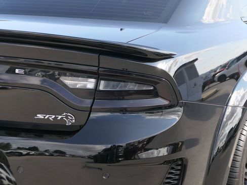 Used 2022 Dodge Charger SRT Hellcat w/ Harman/Kardon Audio Group image 5