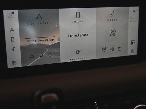 Used 2023 Land Rover Defender 110 X-Dynamic SE image 18