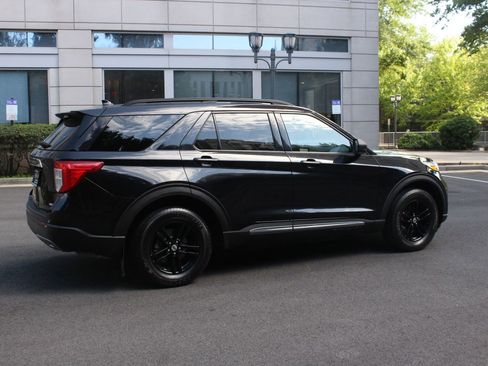 Used 2020 Ford Explorer XLT w/ Equipment Group 202A AWD/4WD image 7