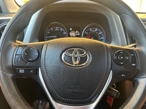 Used 2018 Toyota RAV4 LE w/ All Weather Liner Package FWD image 23
