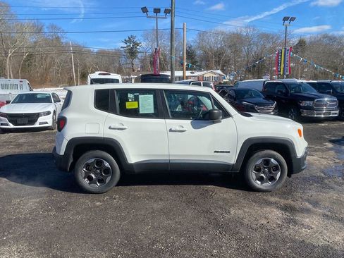Used 2016 Jeep Renegade Sport w/ Power & Air Group image 4