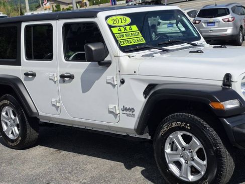 Used 2019 Jeep Wrangler Unlimited Sport S AWD/4WD image 5