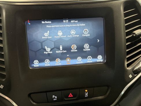 Used 2021 Jeep Cherokee Latitude Plus FWD image 10