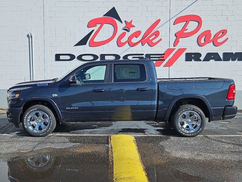 New 2026 RAM 1500 4x4 Crew Cab image 2