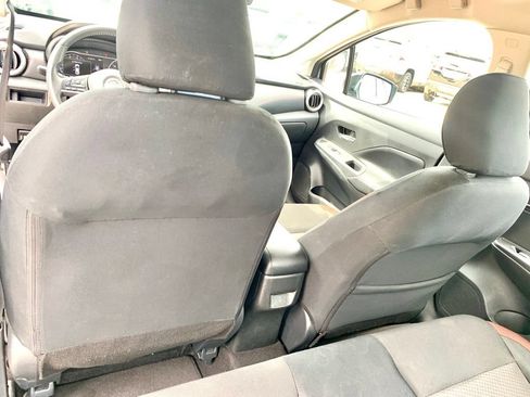 Used 2025 Nissan Versa SR FWD image 14
