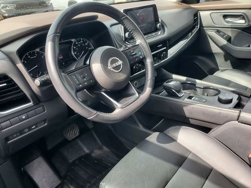 Used 2023 Nissan Rogue SL AWD/4WD image 12