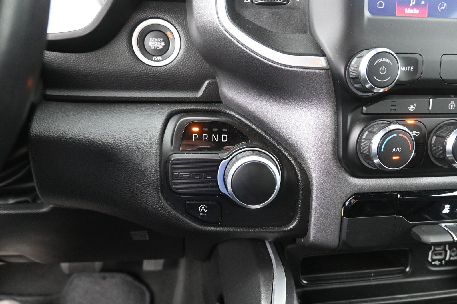 Used 2023 RAM 1500 Big Horn RWD image 33