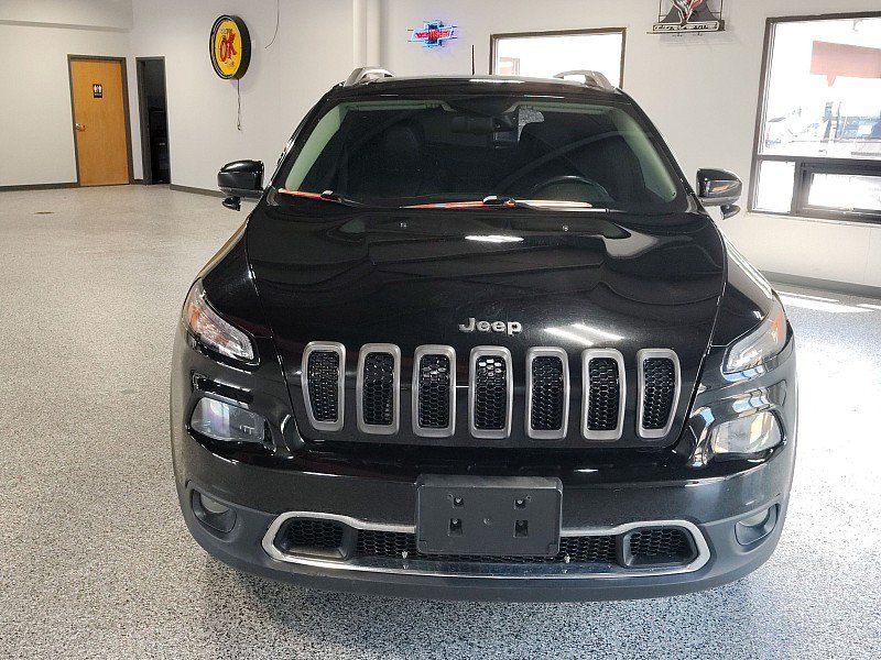 Used 2017 Jeep Cherokee Limited AWD/4WD image 7