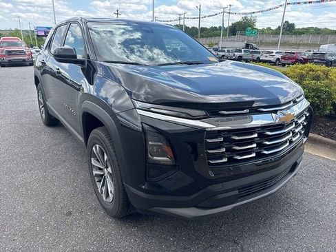 Used 2026 Chevrolet Equinox LT FWD image 3