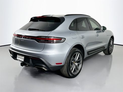 Certified 2025 Porsche Macan image 7