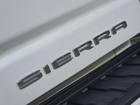 Used 2025 GMC Sierra 2500 Denali Ultimate image 11