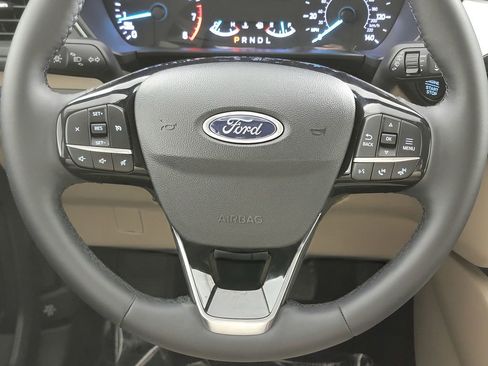 Used 2022 Ford Escape SE w/ Cold Weather Package image 26