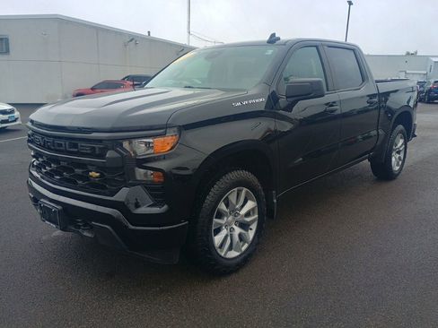 Used 2023 Chevrolet Silverado 1500 Custom AWD/4WD image 3