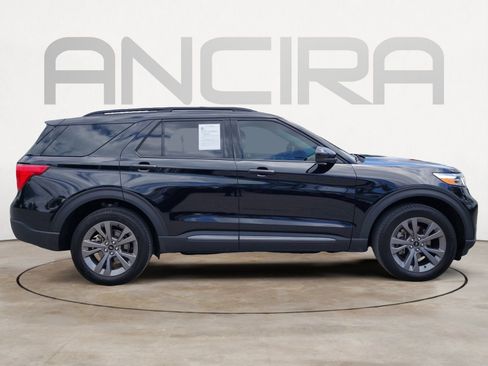 Used 2024 Ford Explorer XLT w/ Equipment Group 202A AWD/4WD image 15