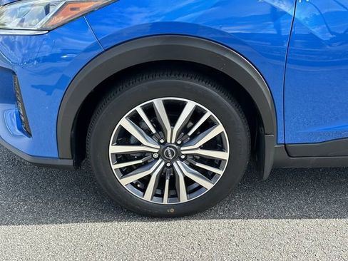 Certified 2024 Nissan Kicks SV FWD image 12