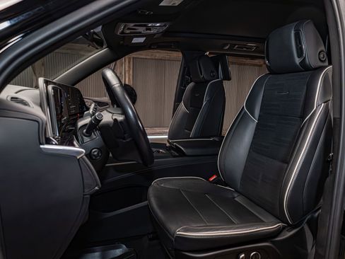 Used 2023 Cadillac Escalade Sport w/ Touring Package image 21