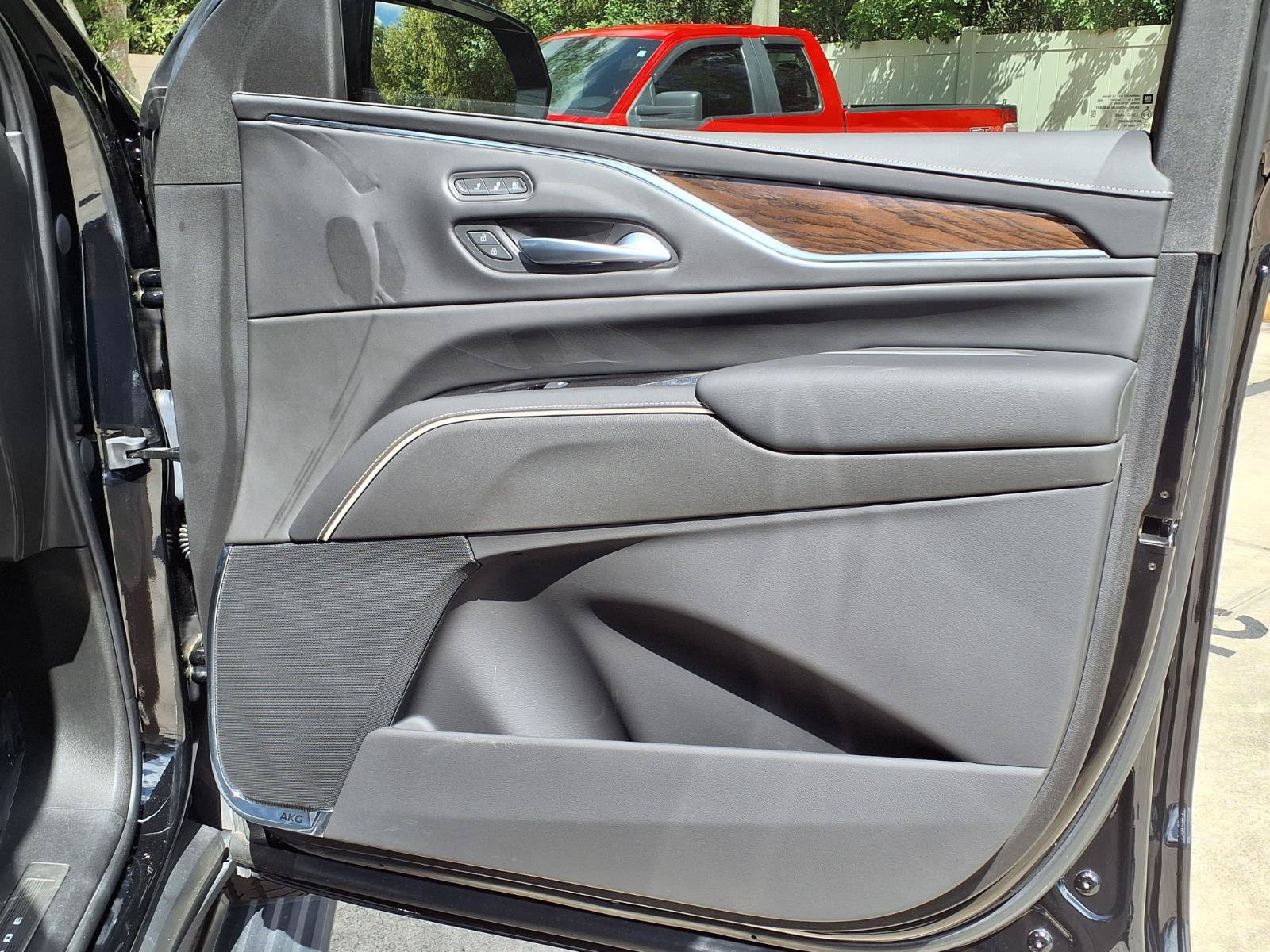 Certified 2023 Cadillac Escalade Sport Platinum w/ LPO, ONYX Package AWD/4WD image 10
