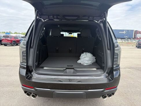 New 2026 Chevrolet Suburban Z71 w/ Z71 Off-Road Package AWD/4WD image 18
