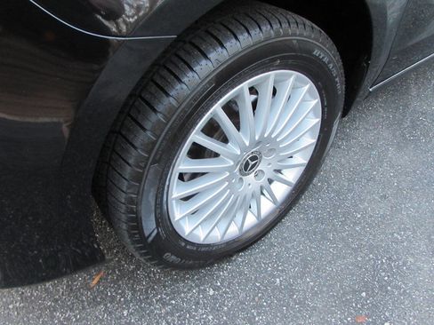 Used 2018 Mercedes-Benz Metris Passenger image 9