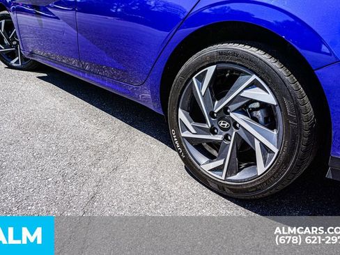 Used 2025 Hyundai Elantra Sport FWD image 16