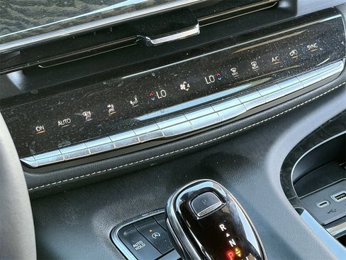 Certified 2023 Cadillac Escalade Premium Luxury w/ Performance Package image 31