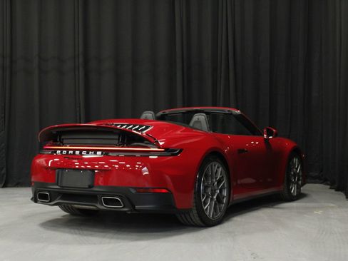 Certified 2025 Porsche 911 Carrera RWD image 29