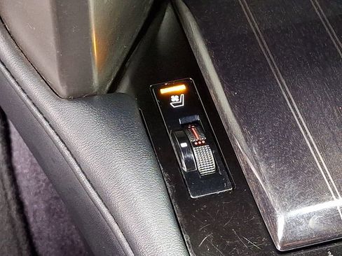 Used 2021 Lexus GX 460 Premium w/ Premium Package image 29