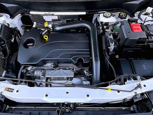 Used 2025 Chevrolet Equinox LT w/ Convenience Package II image 10