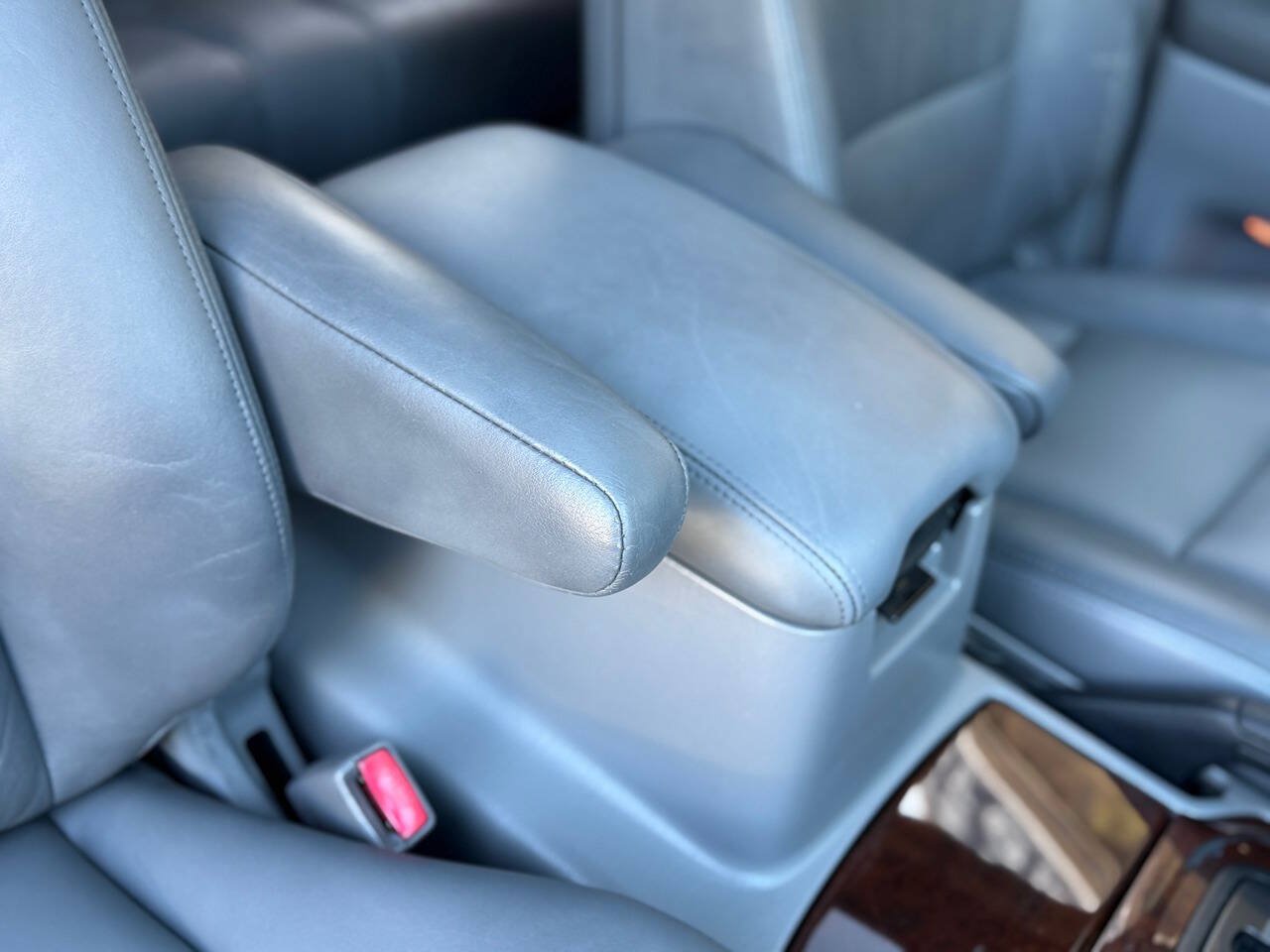 Used 1999 Toyota Land Cruiser w/ Leather Trim Pkg AWD/4WD image 86