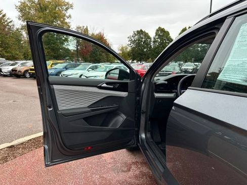 Used 2024 Volkswagen Taos S image 11