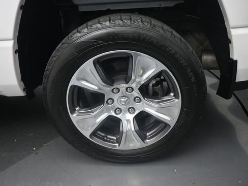 Used 2024 RAM 1500 Laramie image 26