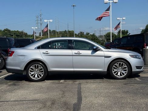 Used 2018 Ford Taurus Limited FWD image 4