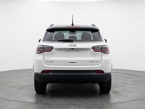 Used 2025 Jeep Compass Limited image 7