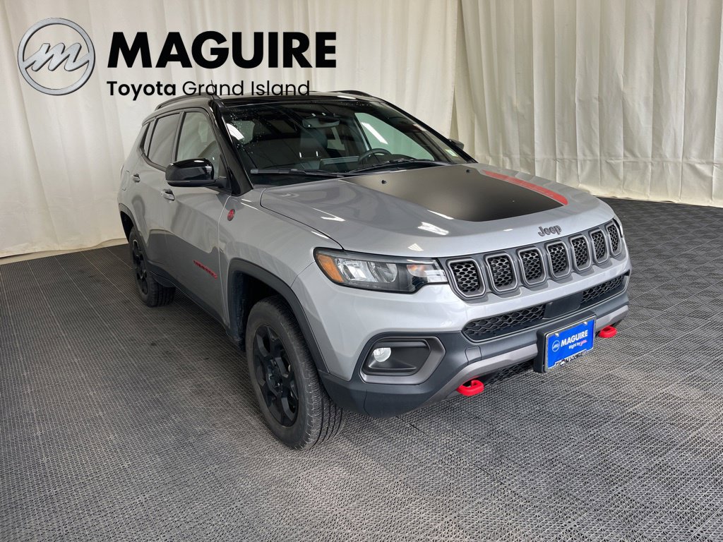 Used 2023 Jeep Compass Trailhawk w/ Trailhawk Convenience Group AWD/4WD image 32