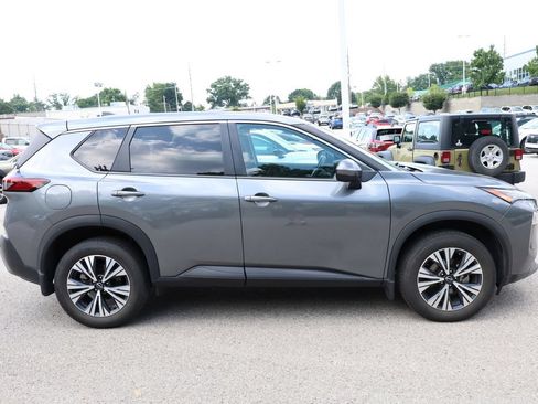 Used 2022 Nissan Rogue SV AWD/4WD image 5