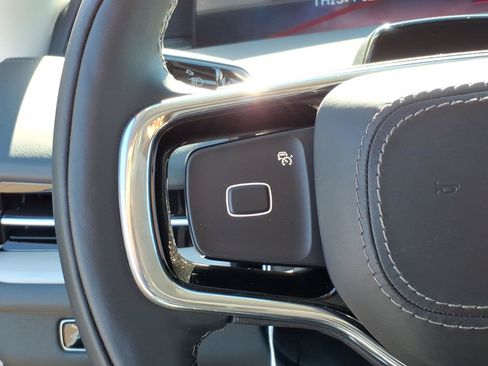 New 2026 Lincoln Navigator L Premier AWD/4WD image 19