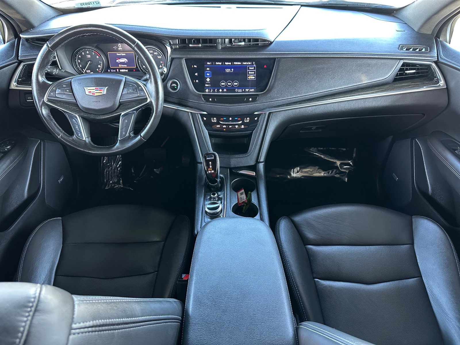 Used 2022 Cadillac XT5 Premium Luxury w/ LPO, ONYX Package FWD image 11