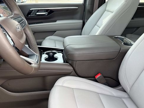 Used 2025 Chevrolet Tahoe Z71 w/ Z71 Off-Road Package image 24